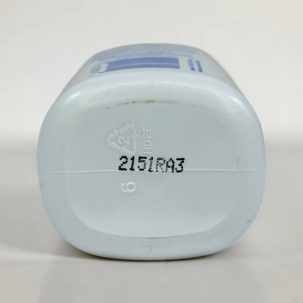VTG 1996 Johnsons Baby Powder Talc 4 oz Johnson & Johnson Collectible